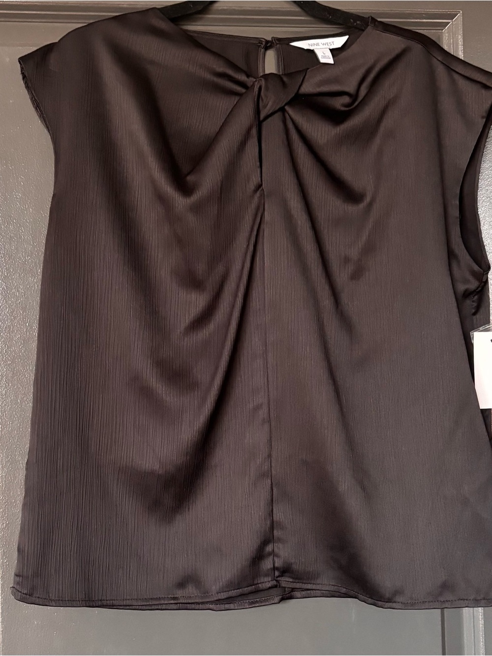 Nine West Black Sleeveless Twist-Neck Blouse